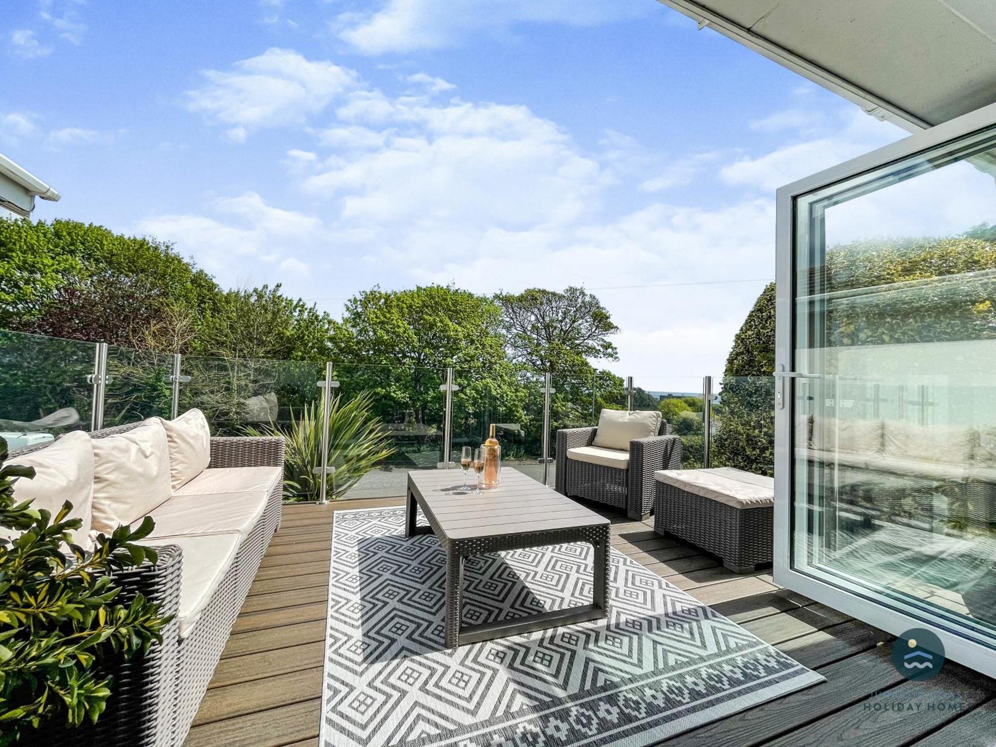 Seafeathers - Luxury Holiday Home With Sea Views Overcombe ภายนอก รูปภาพ